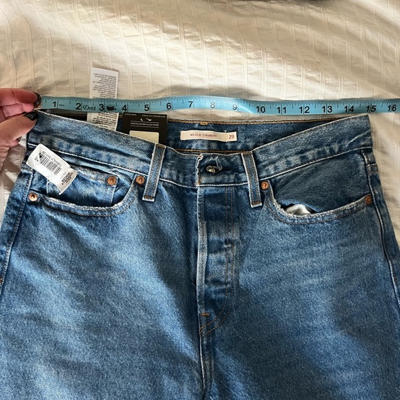Levi's Wedgie Straight Jeans - Picture 2 of 4